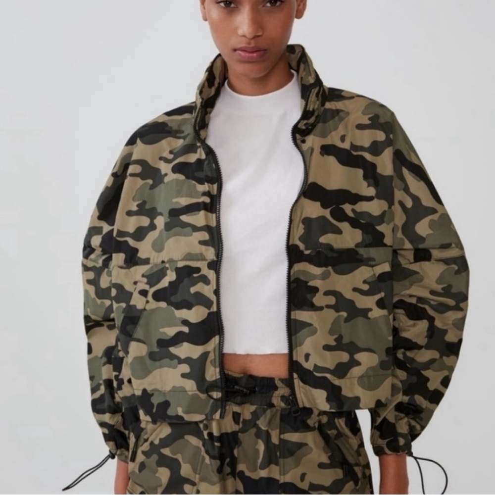 Zara camouflauge‎ jacket size large crop
